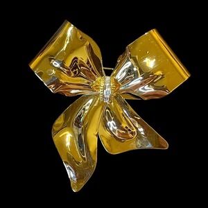 Tona In•vest•ments Vintage Gold Tone Baguette Rhinestone Bow Brooch Pin